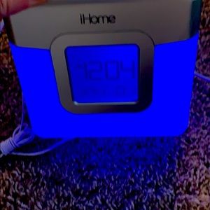 IHome alarm clock/speaker with led lights